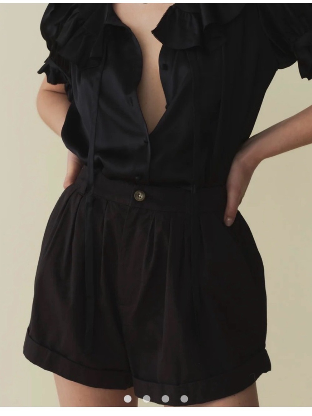 DOEN PAIGE SHORT SIZE 4 BLACK